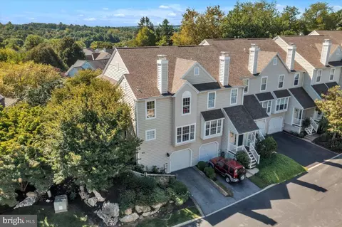 301 Harbour Ridge Ln, Downingtown, PA 19335