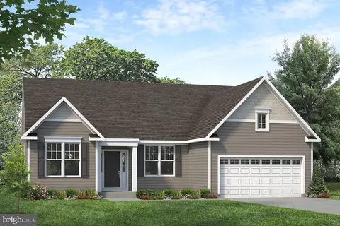 142 Petrelia Dr, Honey Brook, PA 19344