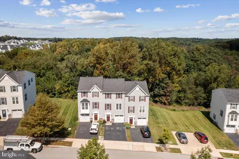 1821 Honeysuckle Ct, Downingtown, PA 19335