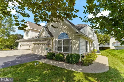 513 Hodgson Cir, West Grove, PA 19390