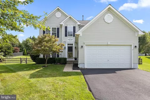 6 Brae Burn Cir, West Grove, PA 19390