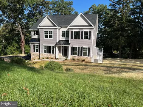 38 Fahnestock Rd, Malvern, PA 19355