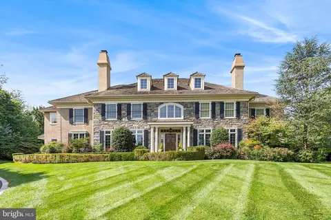 302 Blackburn Dr, Berwyn, PA 19312