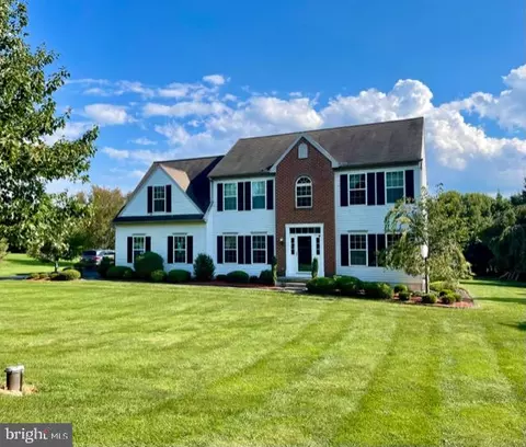 12 Bittersweet Dr, Cochranville, PA 19330