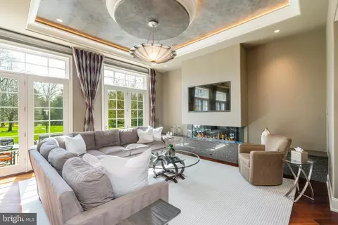 Living - 314 Winfield Rd, Devon, PA 19333 photo 1 of 6