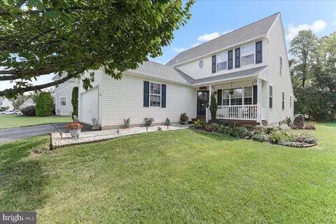 776 W Glenview Dr, West Grove, PA 19390