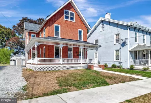40 S 4th St, Oxford, PA 19363