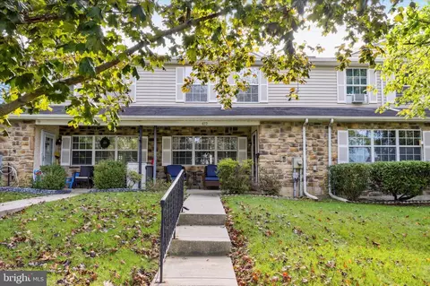 412 Devon Ct, Downingtown, PA 19335