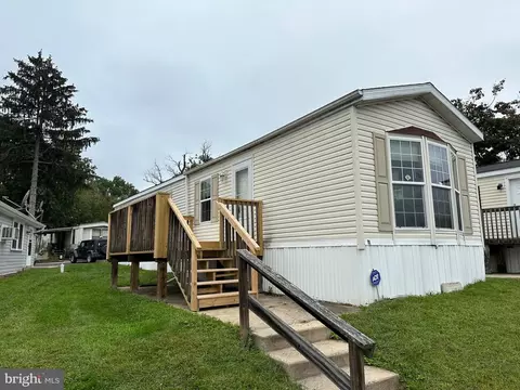 11 2nd St, Phoenixville, PA 19460