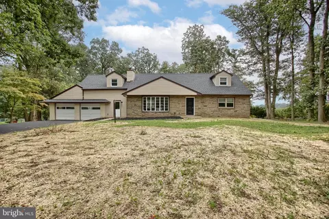 1046 W Kings Hwy, Coatesville, PA 19320