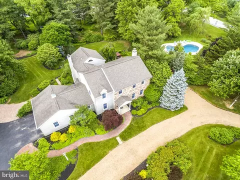 511 Stonecroft Ln, Chester Springs, PA 19425