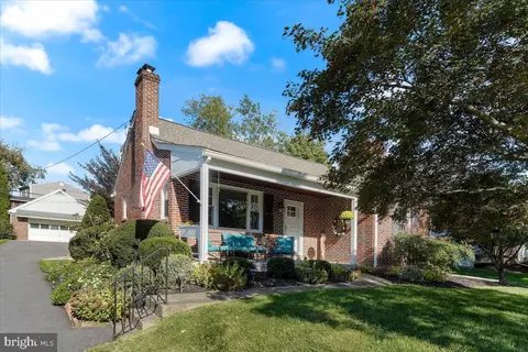 54 Kleyona Ave, Phoenixville, PA 19460