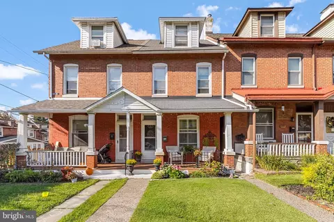 409 1st Ave, Phoenixville, PA 19460
