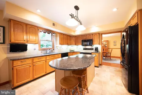 100 Devon Cir, Glenmoore, PA 19343 photo 7