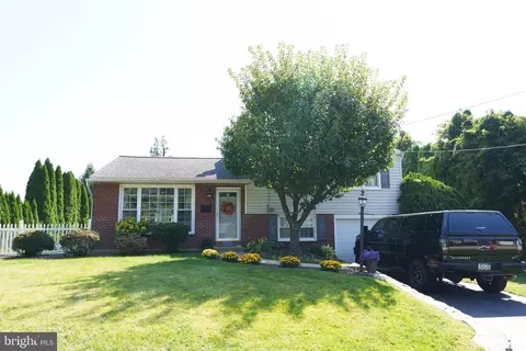 6 1st Ave, Malvern, PA 19355