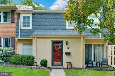 63 Old Forge Xing, Wayne, PA 19087