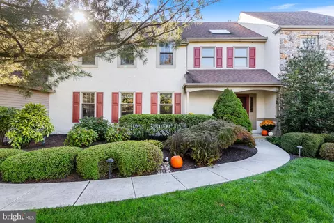 404 Fox Chapel Ln, Wayne, PA 19087