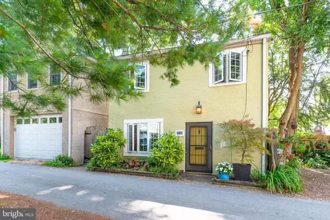 239 W Barnard St #B, West Chester, PA 19382