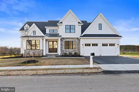 224 Walnut Tree Ln, Malvern, PA 19355