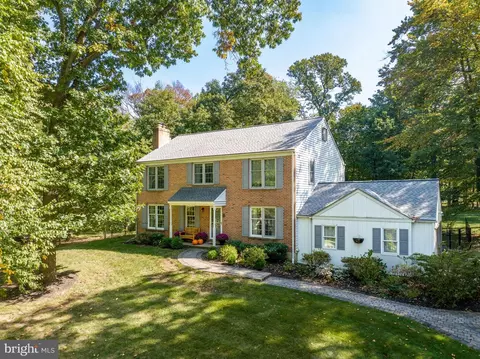 44 Ivywood Ln, Wayne, PA 19087
