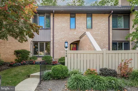 113 Woodgate Ln, Paoli, PA 19301