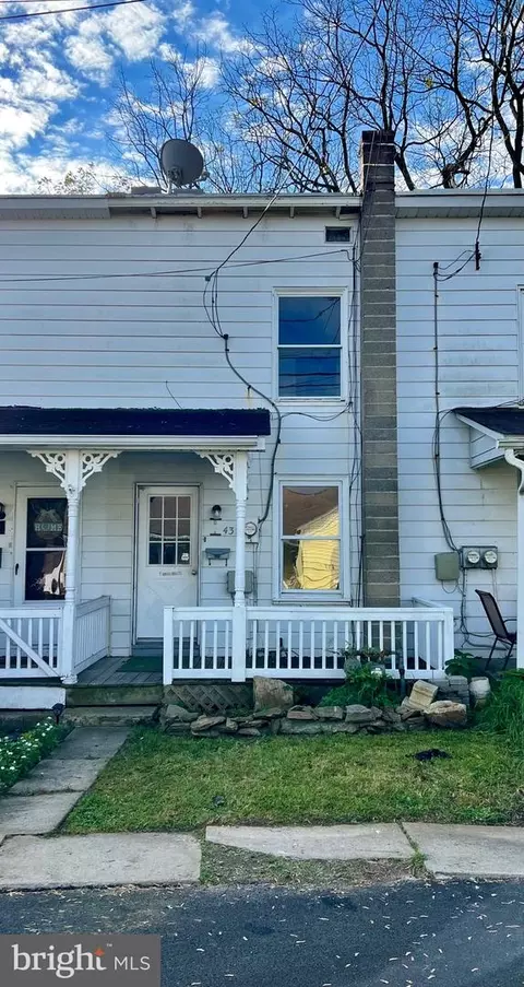 432 4th Ave, Parkesburg, PA 19365