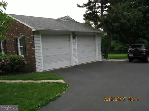2324 Pineview Dr, Malvern, PA 19355 photo 4