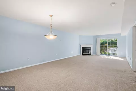 129 Valley Stream Cir, Chesterbrook, PA 19087 photo 5