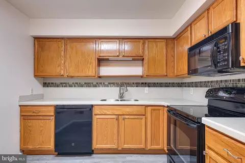 129 Valley Stream Cir, Chesterbrook, PA 19087 photo 4