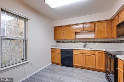 129 Valley Stream Cir, Chesterbrook, PA 19087 photo 3