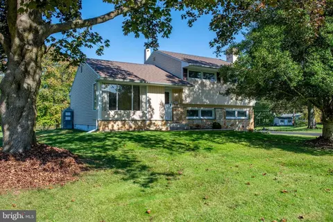 509 Lakeside Dr, Exton, PA 19341
