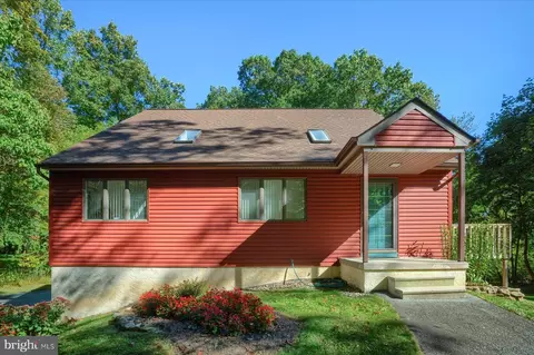 102 Brandywine Dr, Coatesville, PA 19320