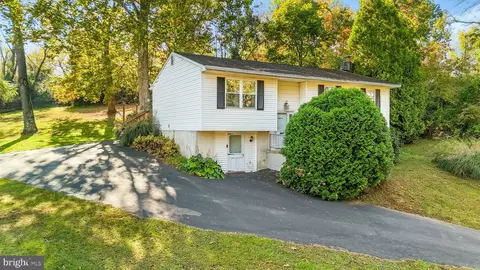 18 Williams Way, Downingtown, PA 19335