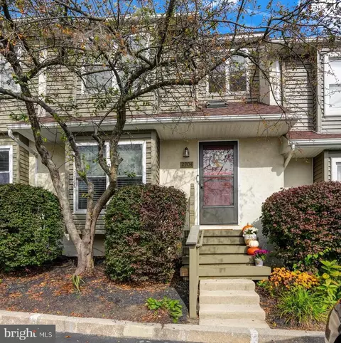 2904 Trinity Ct, Chester Springs, PA 19425