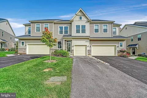237 Kestrel Ct, Kennett Square, PA 19348