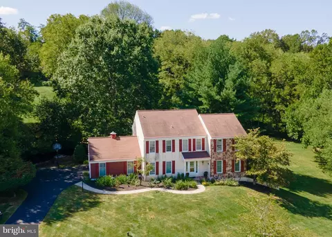 69 Dickson Dr, Malvern, PA 19355