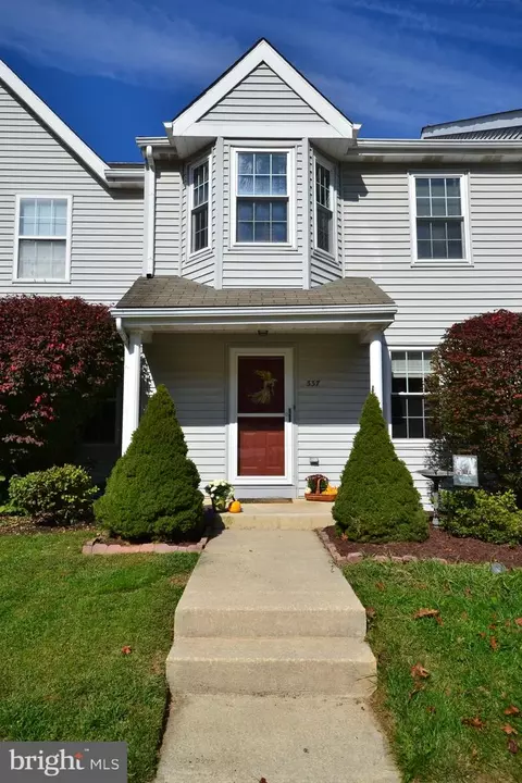 337 Jenville Ct, Coatesville, PA 19320