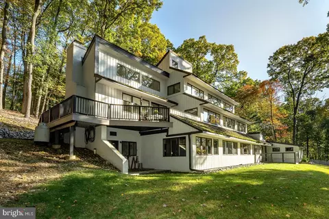 1994 Rochambeau Dr, Malvern, PA 19355