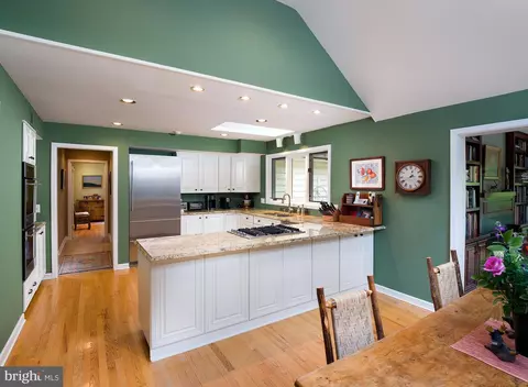 533 S Waterloo Rd, Devon, PA 19333 photo 10