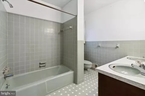 668 Joseph Dr, Wayne, PA 19087 photo 18