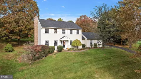 25 W Hunter Creek Ln, West Grove, PA 19390
