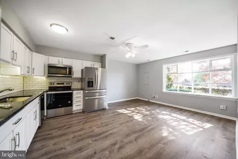 100 Lampeter Ct, Exton, PA 19341 photo 10