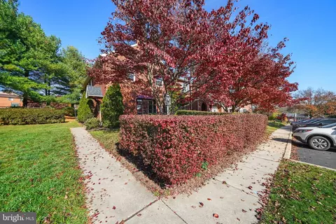 100 Lampeter Ct, Exton, PA 19341 photo 2