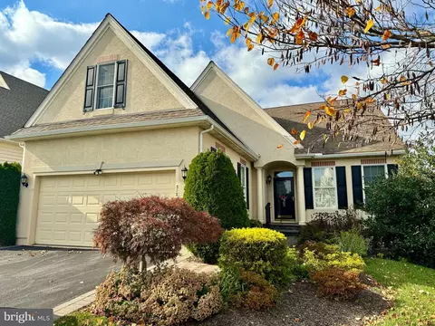 317 Carlisle Dr, Avondale, PA 19311