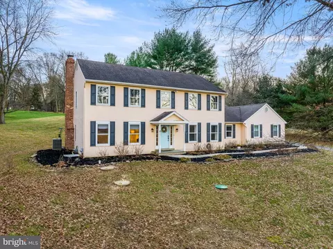 804 Nathan Hale Dr, West Chester, PA 19382