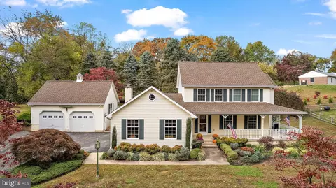 140 Ponds Edge Dr, Chadds Ford, PA 19317