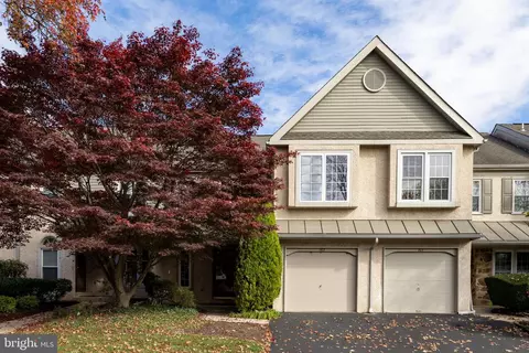 1102 Evesham Ct, West Chester, PA 19382