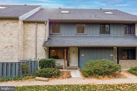 555 Foxwood Ln, Paoli, PA 19301
