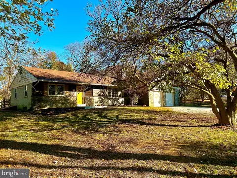 825 Frank Rd, West Chester, PA 19380