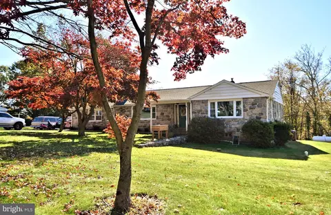 1472 Timberline Dr, Pottstown, PA 19465